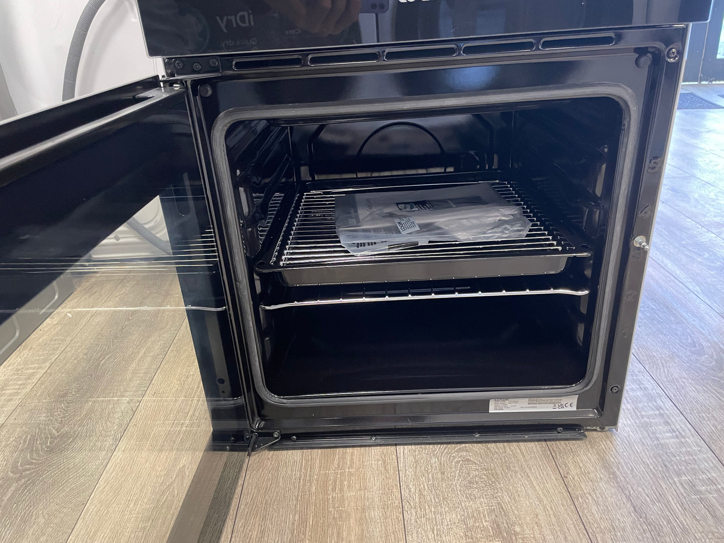 LOGIK LFTC50W23 50 cm Electric Ceramic Cooker - White