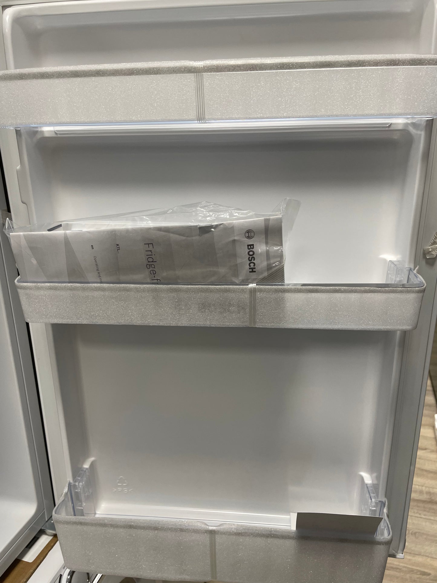 BOSCH Series 2 KTL15NWECG Undercounter Fridge - White