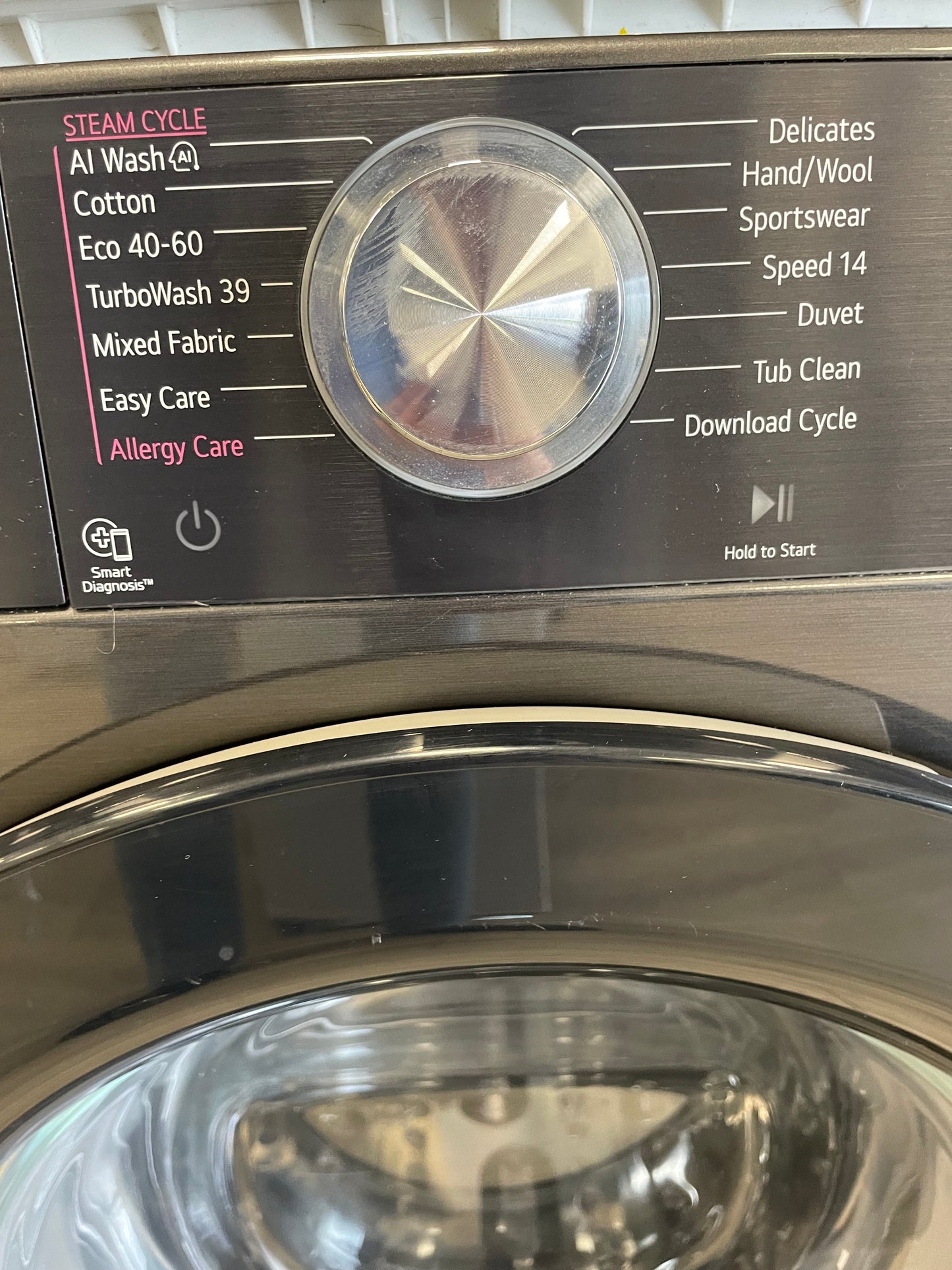 LG F4Y913BCTA1 Washing Machine Front-Load 13 kg 1360 RPM Black, Metallic