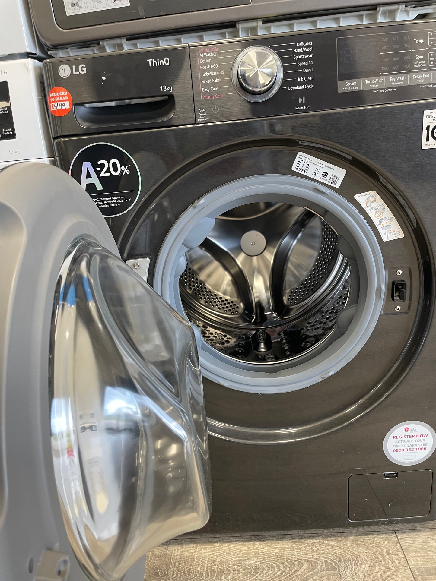 LG F4Y913BCTA1 Washing Machine Front-Load 13 kg 1360 RPM Black, Metallic