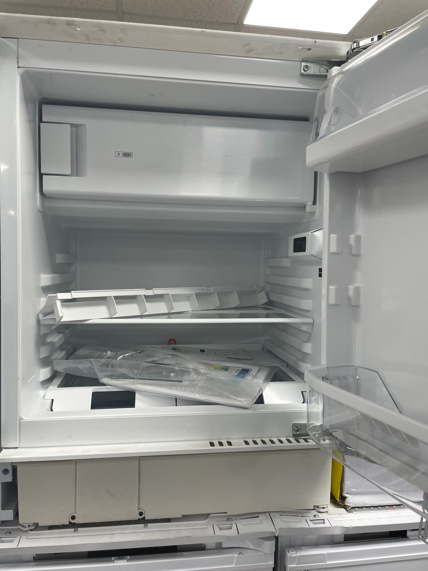 HOTPOINT HF A1.UK 1 Integrated Undercounter Fridge - Fixed Hinge
