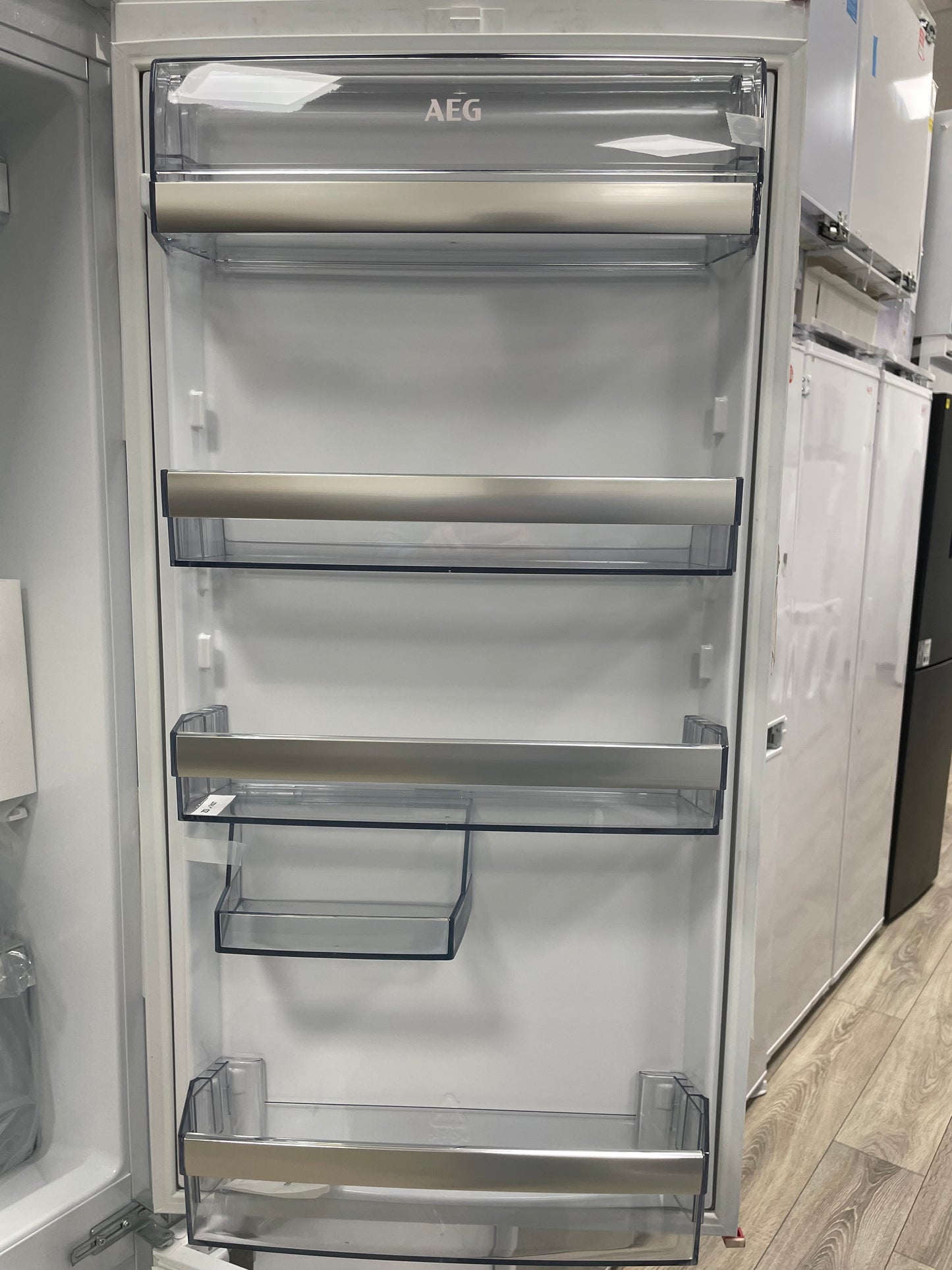 AEG SCE818F6TS 177cm Built In Fridge Freezer