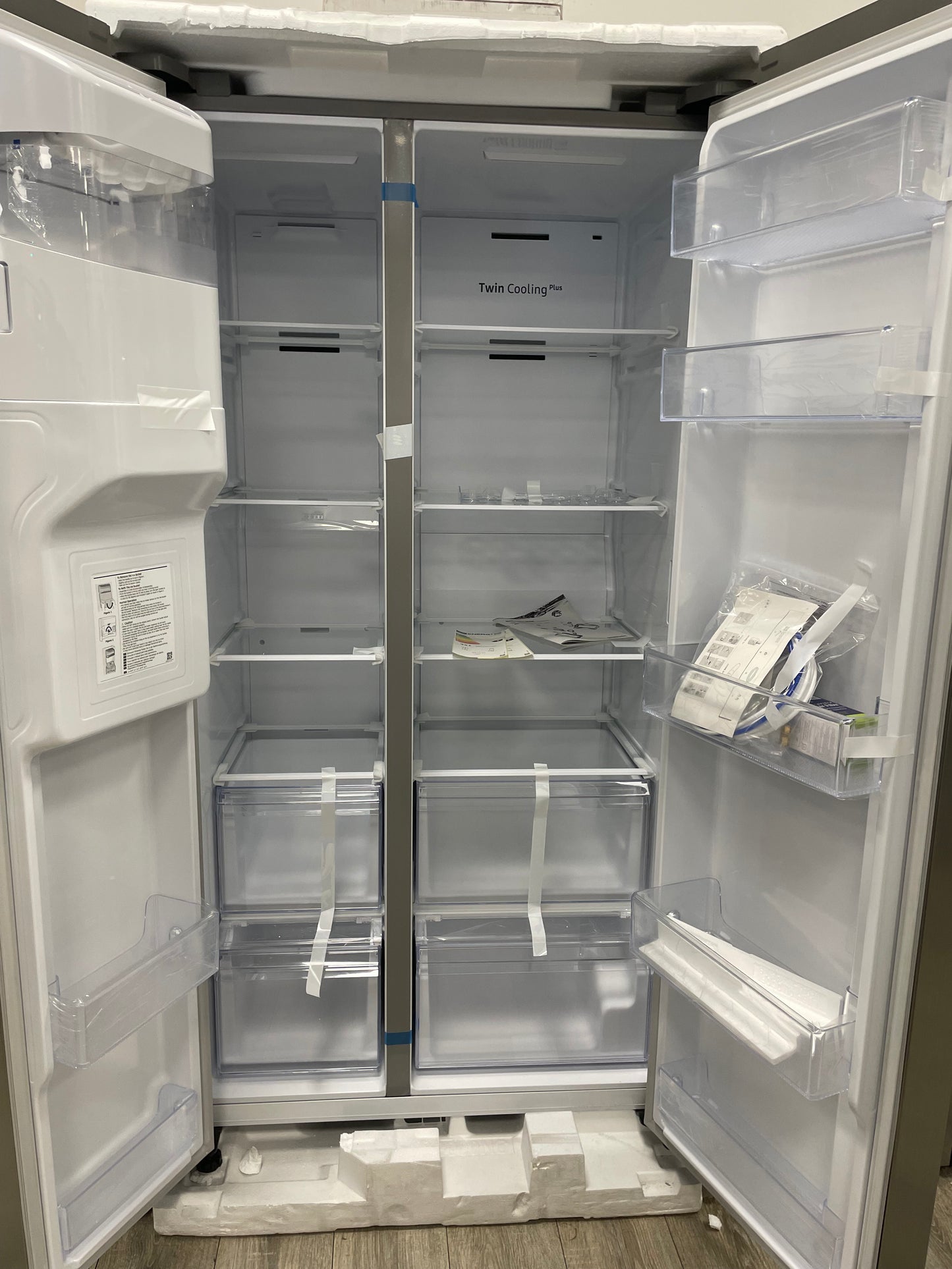 SAMSUNG Series 7 SpaceMax RS67A8811S9/EU American-Style Fridge Freezer - Matte Stainless