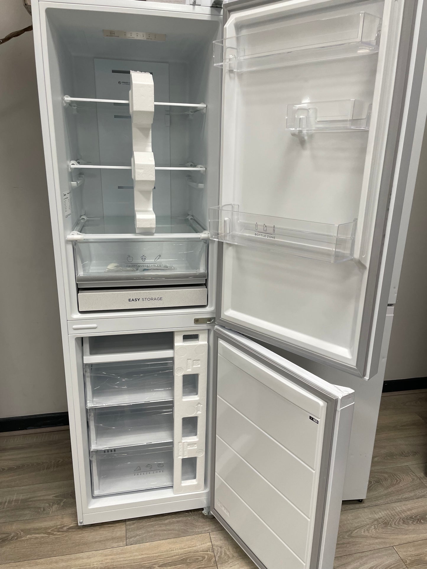 Midea MDRB379FGD01 180cm 60/40 No Frost Fridge Freezer - White - D Rated