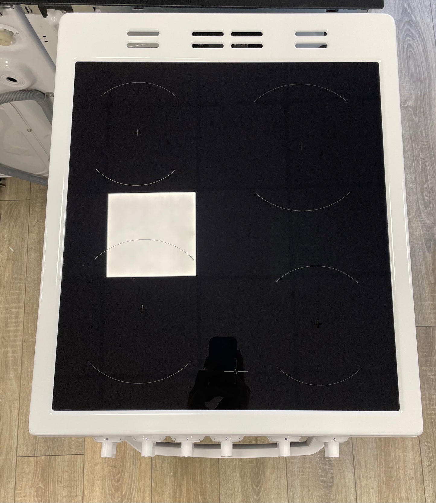 LOGIK LFTC50W23 50 cm Electric Ceramic Cooker - White