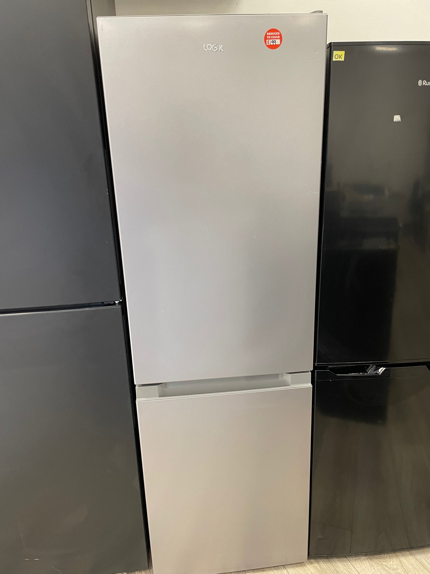 LOGIK LFC50S23 60/40 Fridge Freezer - Silver