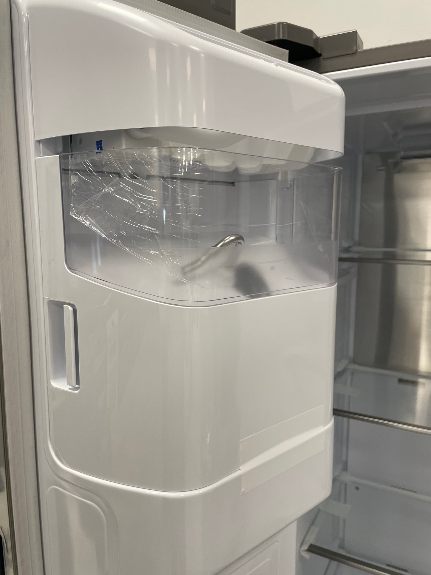 SAMSUNG Series 8 SpaceMax RS68A884CSL/EU American-Style Smart Fridge Freezer - Silver